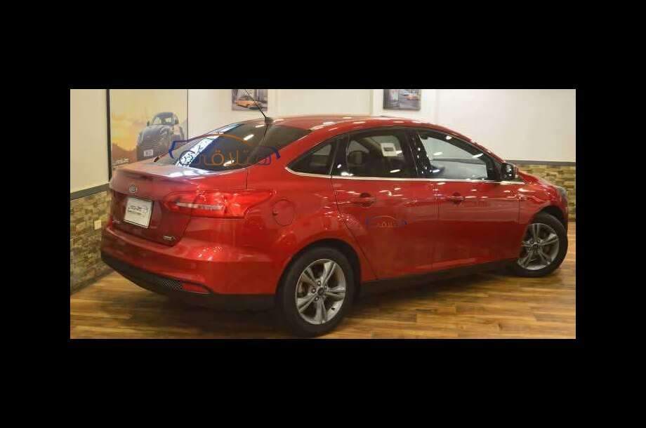 Focus Ford Red