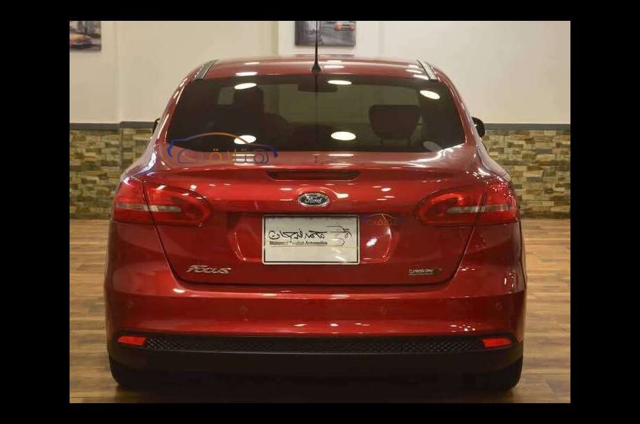 Focus Ford Red