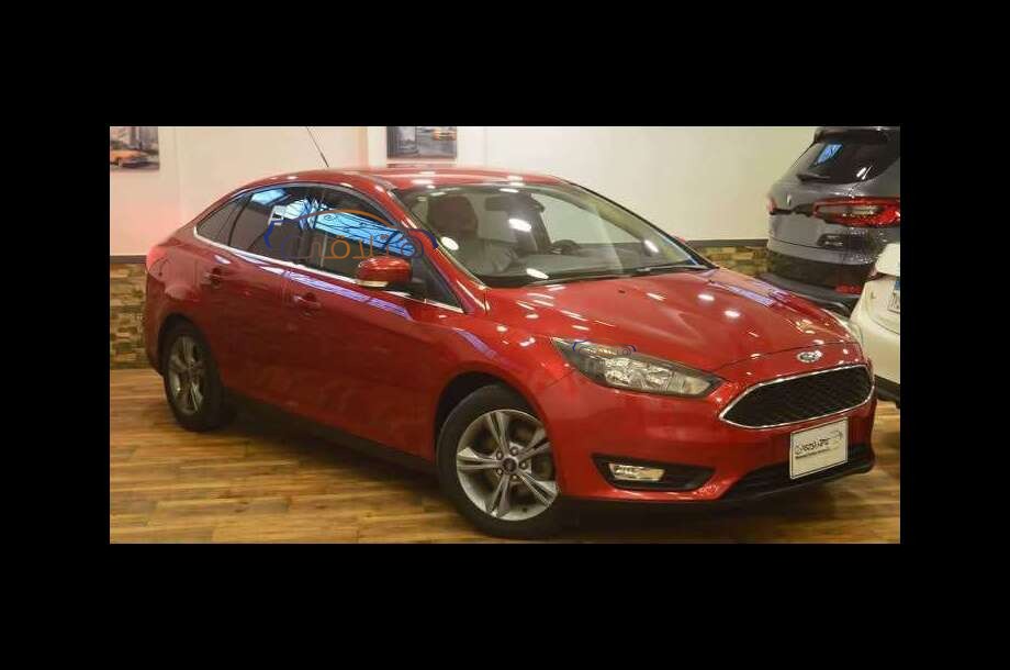 Focus Ford Red