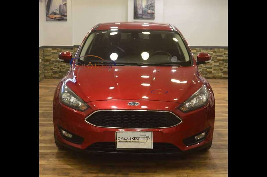 Focus Ford Red