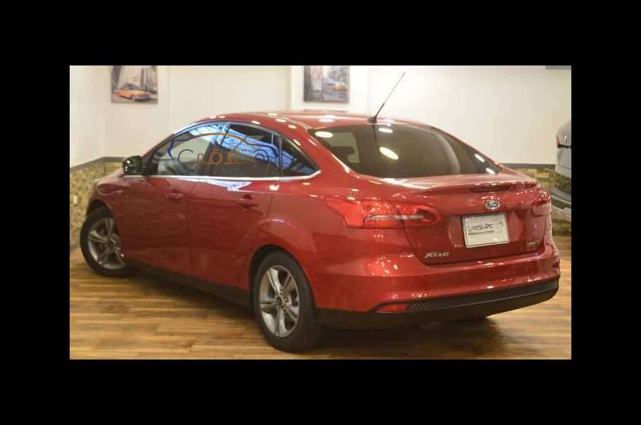 Focus Ford Red