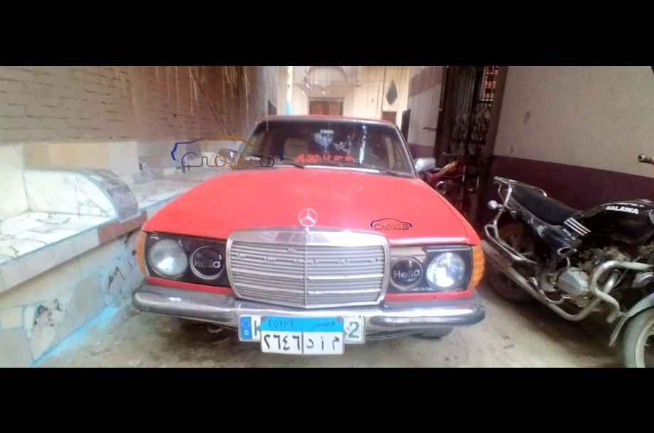 200 Mercedes Red