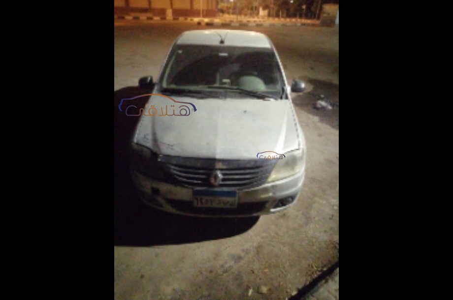 Logan Renault فضي