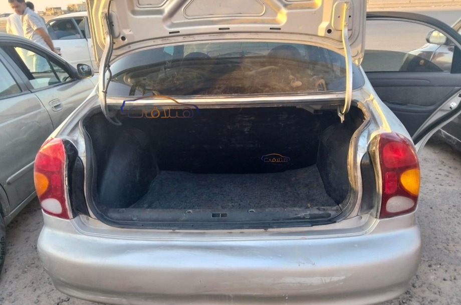 Lanos Chevrolet فضي