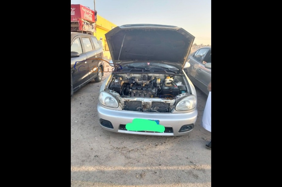 Lanos Chevrolet فضي