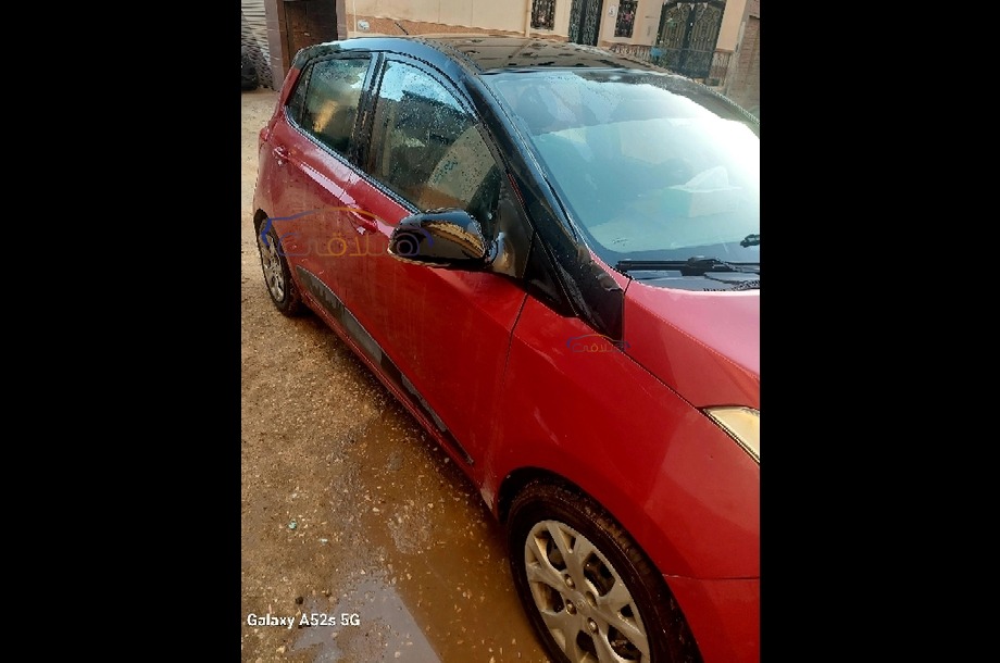 Grand i10 Hyundai Red