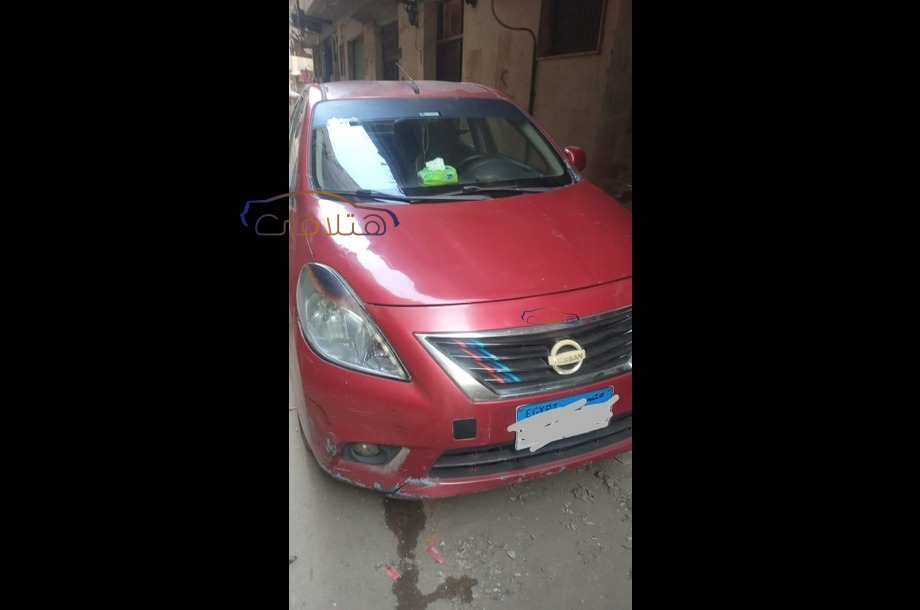 Sunny Nissan Dark red