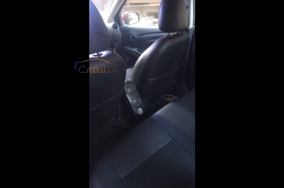 Sunny Nissan Dark red