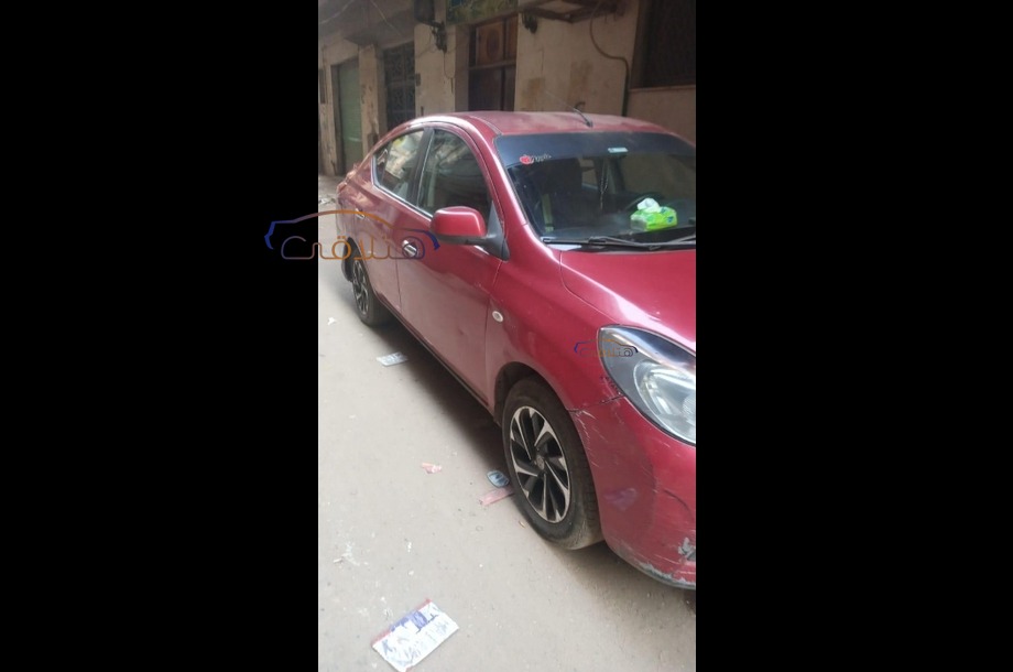 Sunny Nissan Dark red