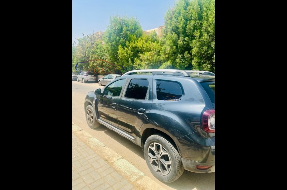 Duster Renault رمادي