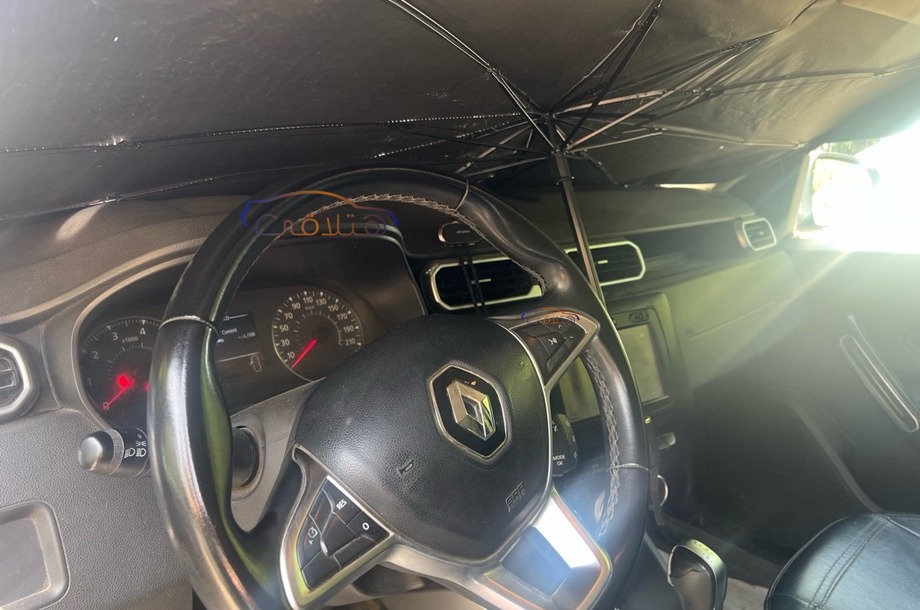 Duster Renault رمادي