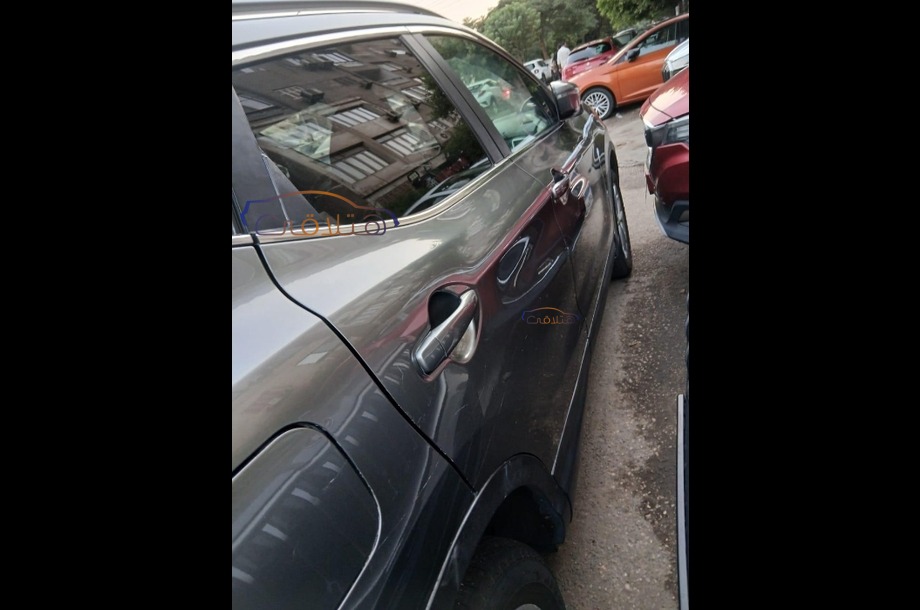 Qashqai Nissan فضي