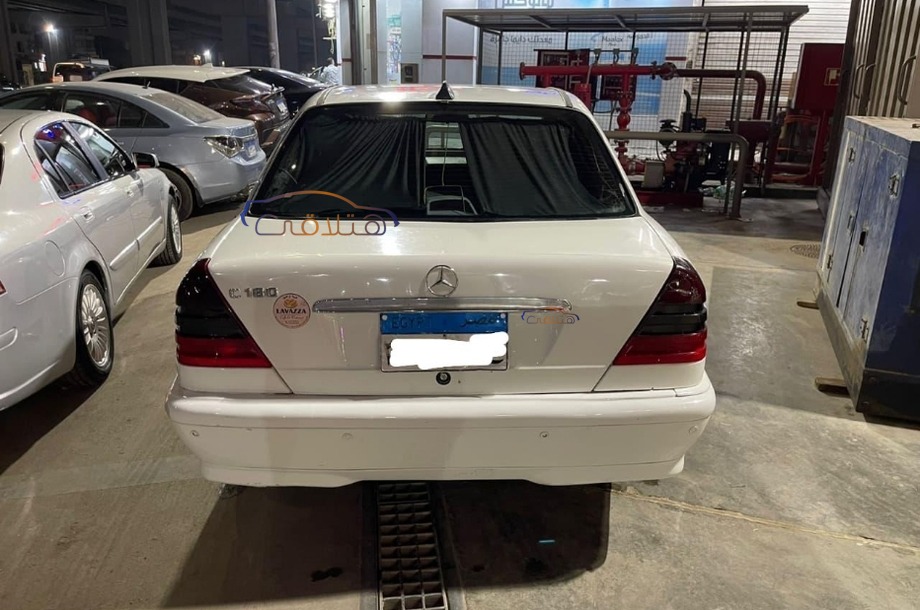 C 180 Mercedes أبيض
