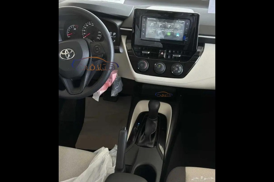 Corolla Toyota أبيض
