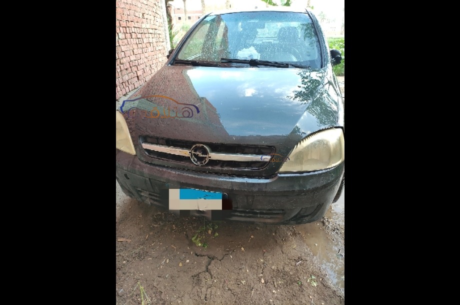 Corsa Opel أسود