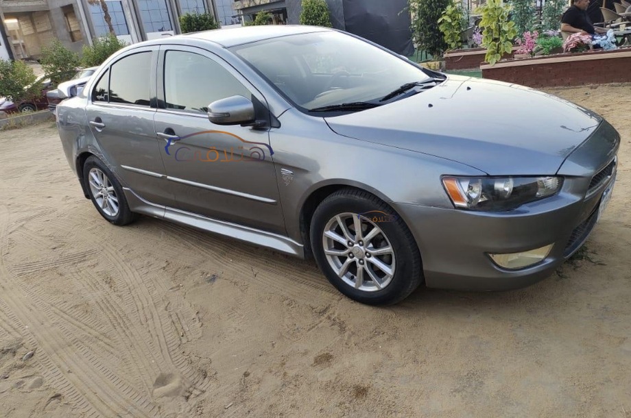 Lancer EX Shark Mitsubishi فضي