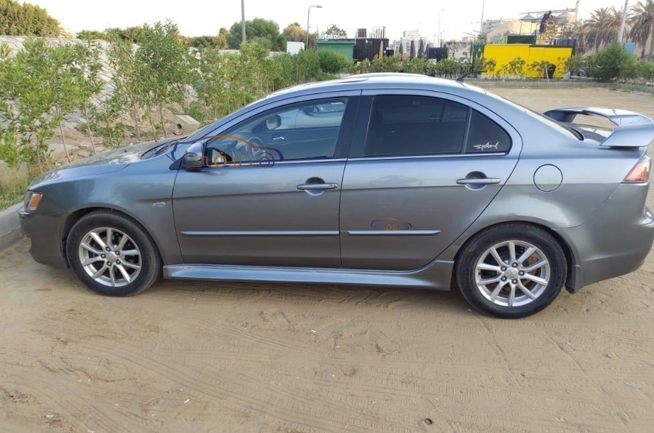 Lancer EX Shark Mitsubishi فضي
