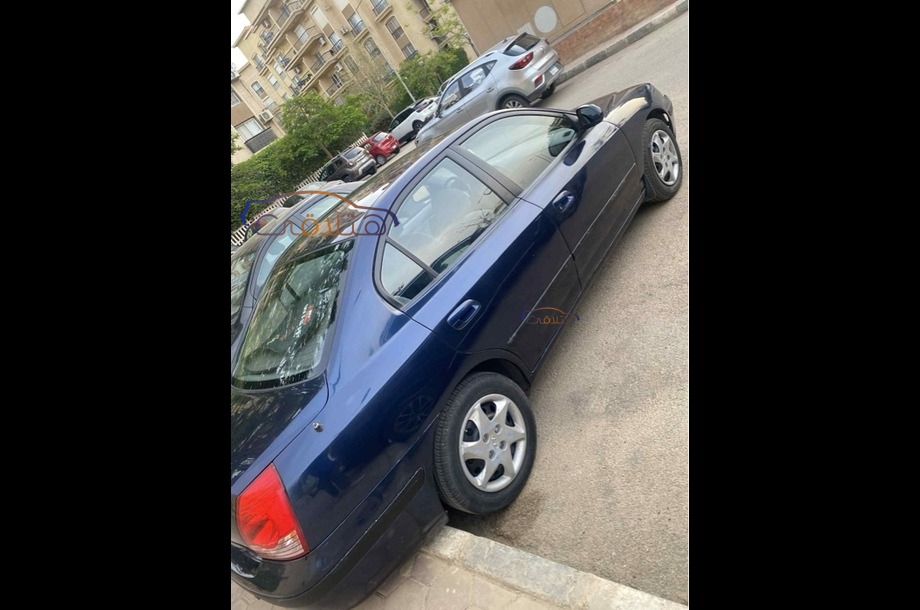 Elantra Hyundai أزرق