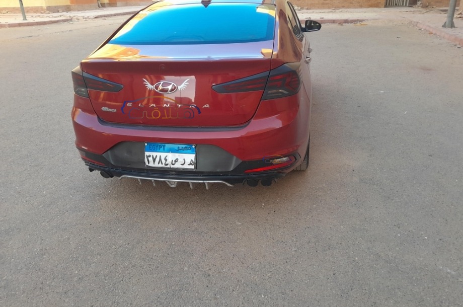 Elantra AD Hyundai احمر