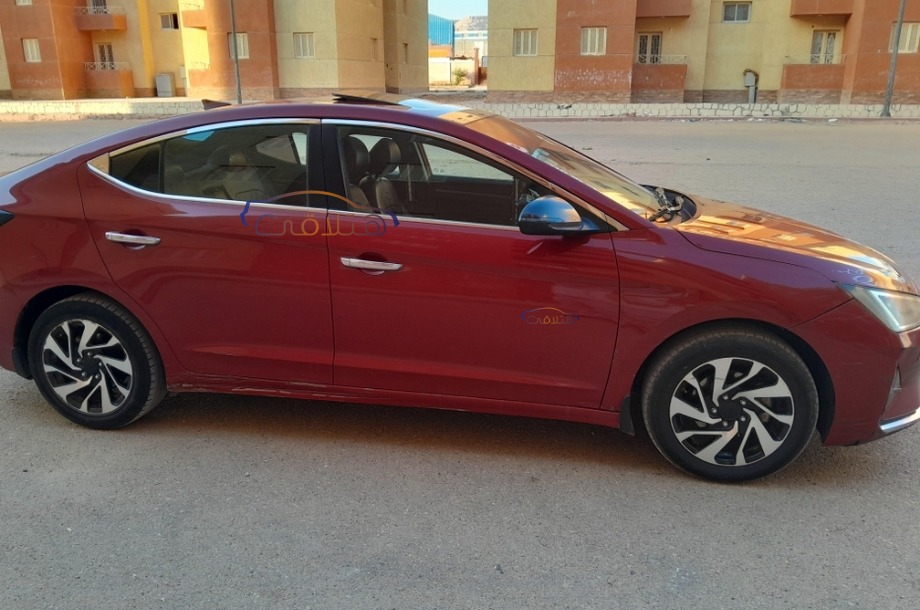 Elantra AD Hyundai احمر