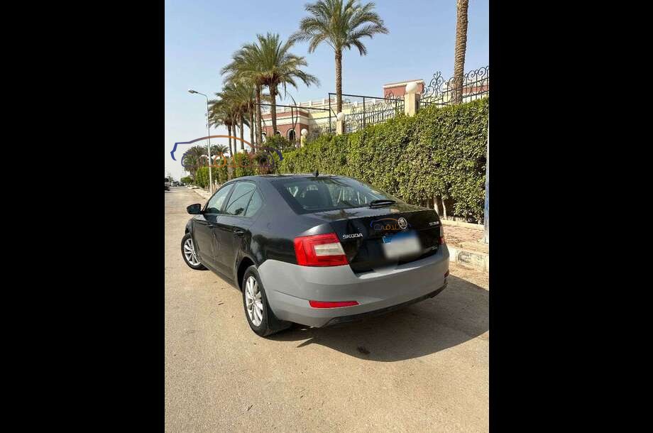 Octavia A7 Skoda أسود