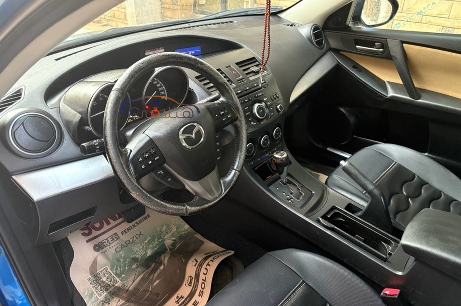 Mazda 3 Mazda أزرق