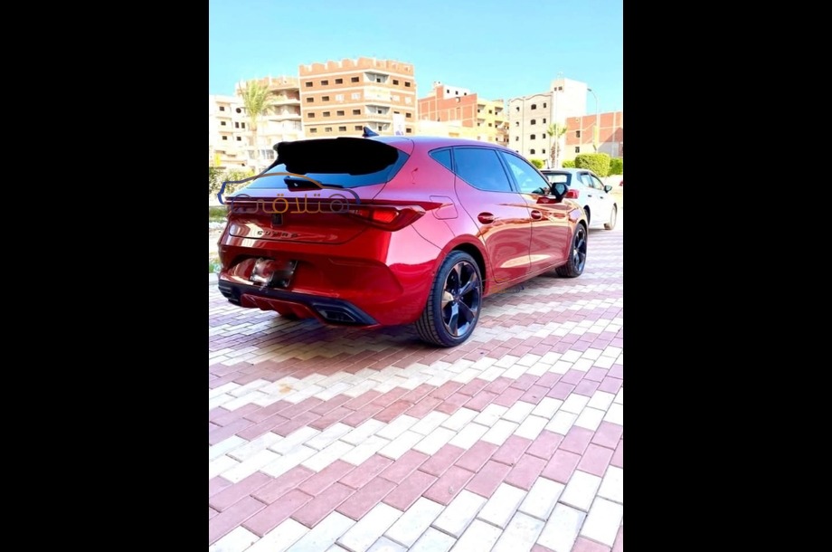 Leon Cupra Dark red