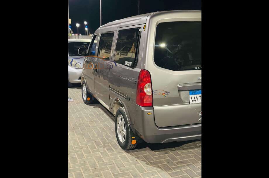 N300 Chevrolet فضي