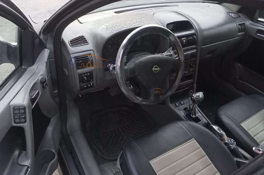 Astra Opel رمادي