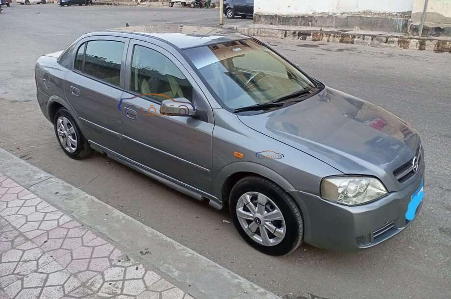 Astra Opel رمادي