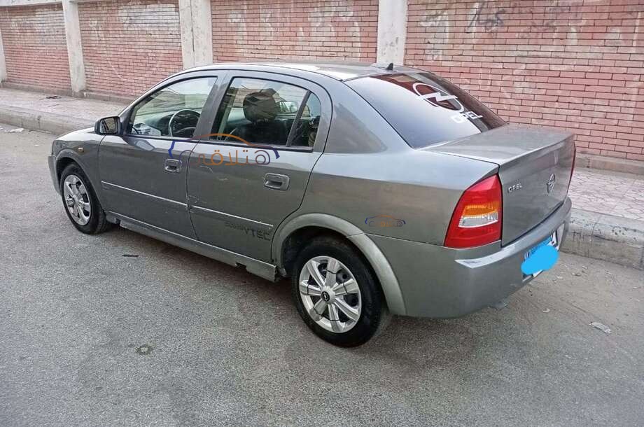 Astra Opel رمادي