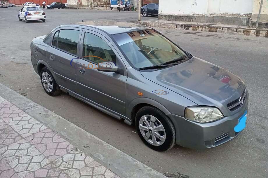 Astra Opel رمادي