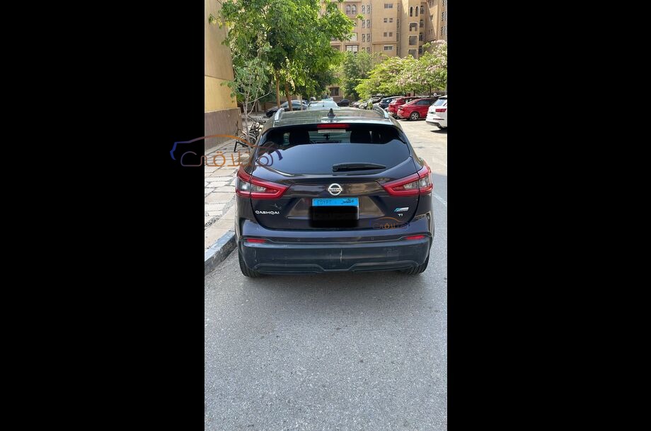 Qashqai Nissan أسود