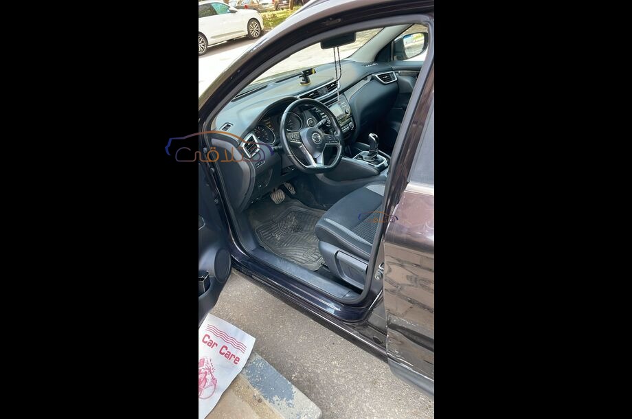 Qashqai Nissan أسود