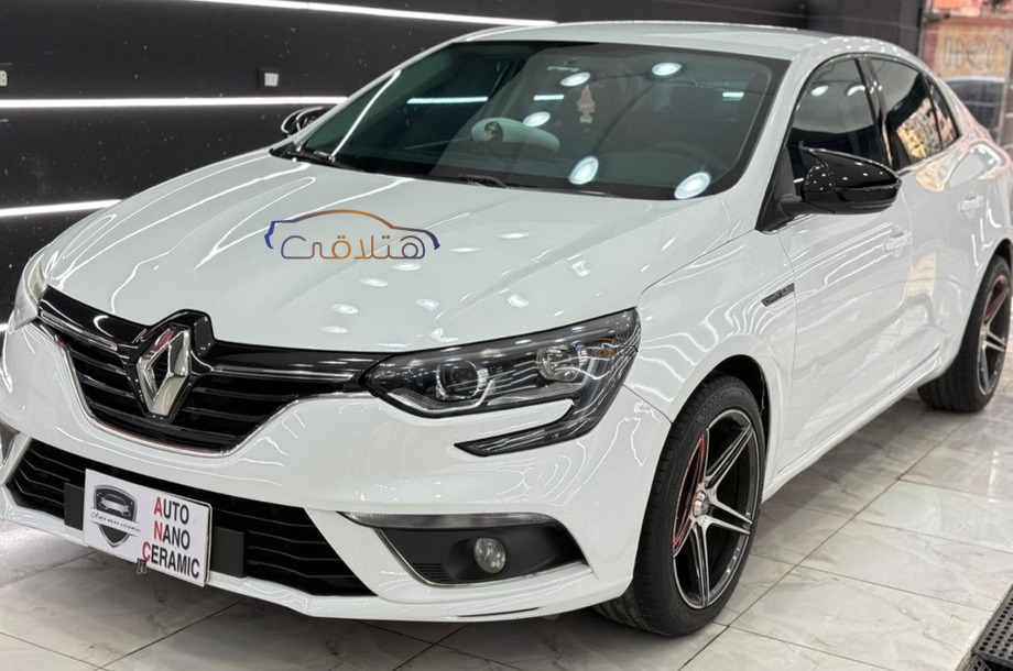 Megane Renault White