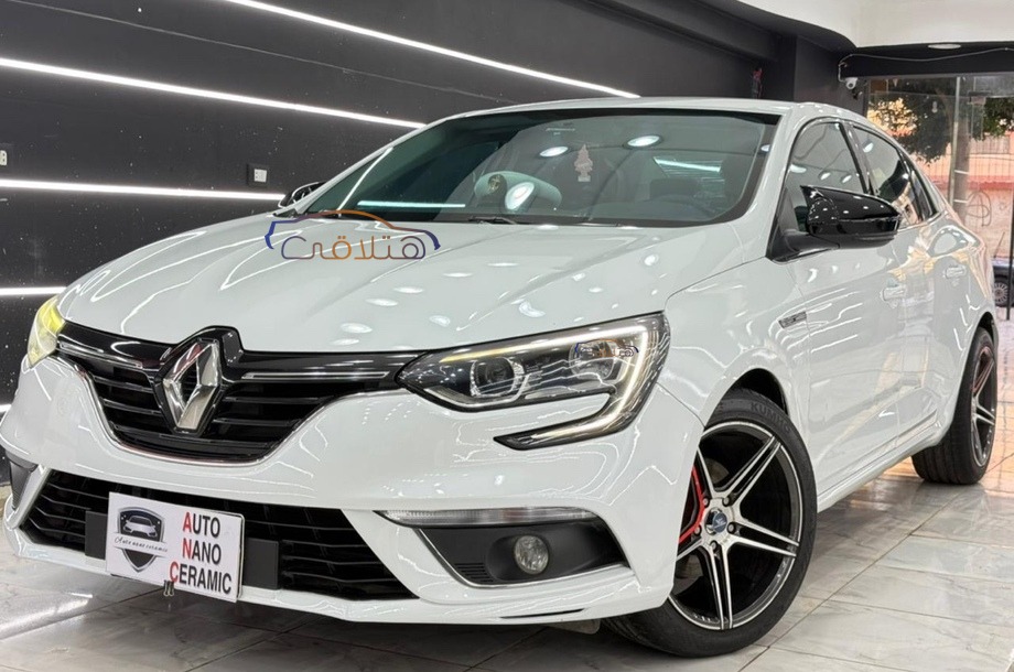 Megane Renault White