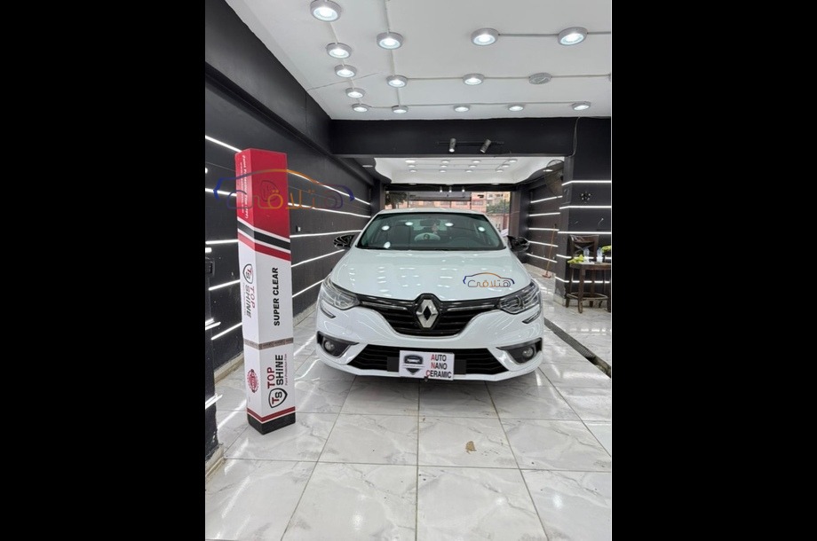 Megane Renault White