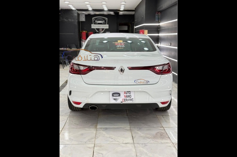 Megane Renault White