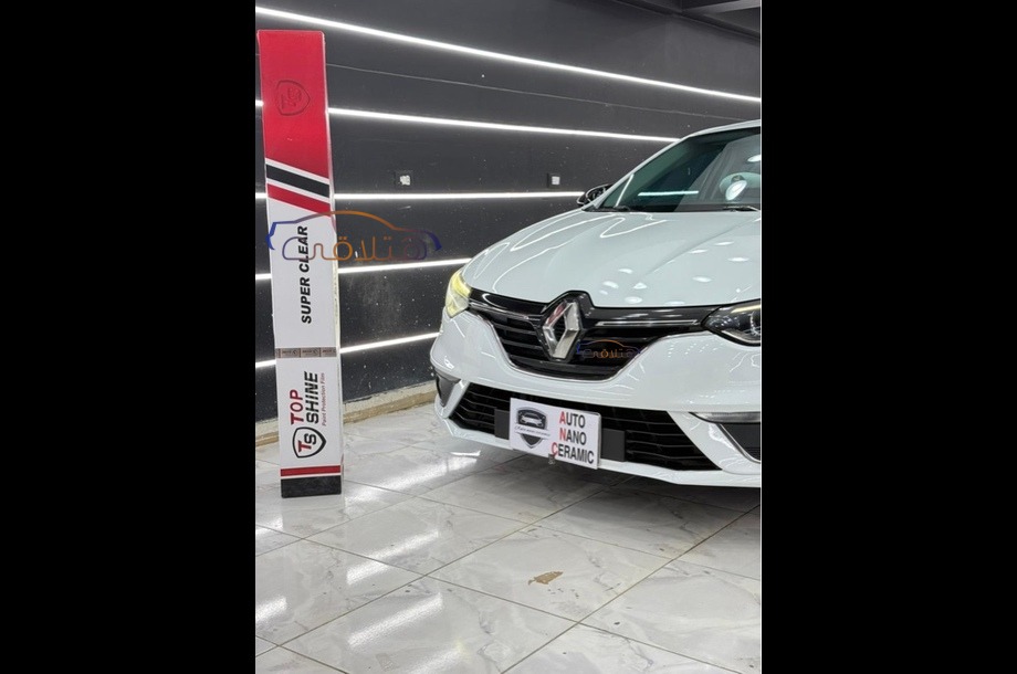 Megane Renault White