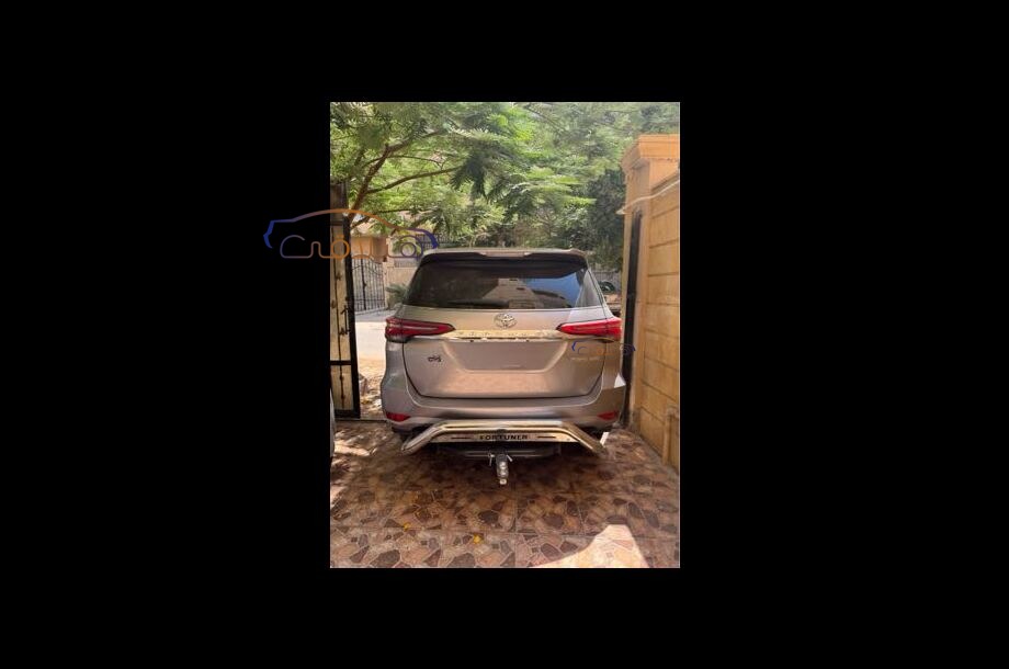 Fortuner Toyota Gray