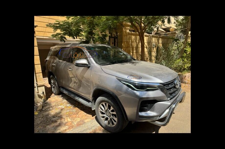 Fortuner Toyota Gray