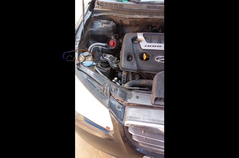 Elantra HD Hyundai أسود