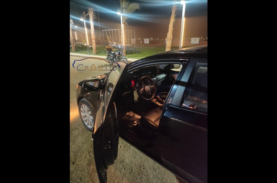 Forte Kia أسود