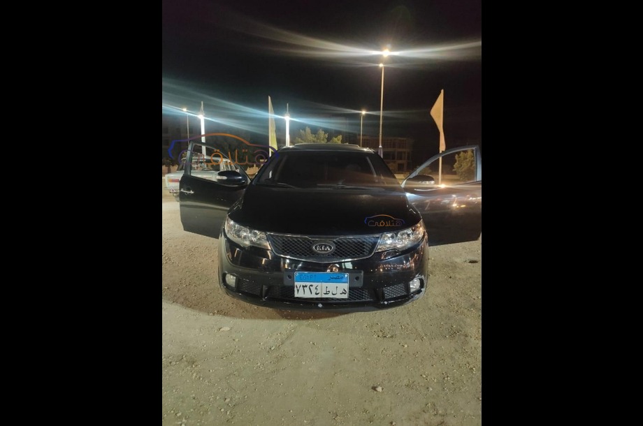 Forte Kia أسود
