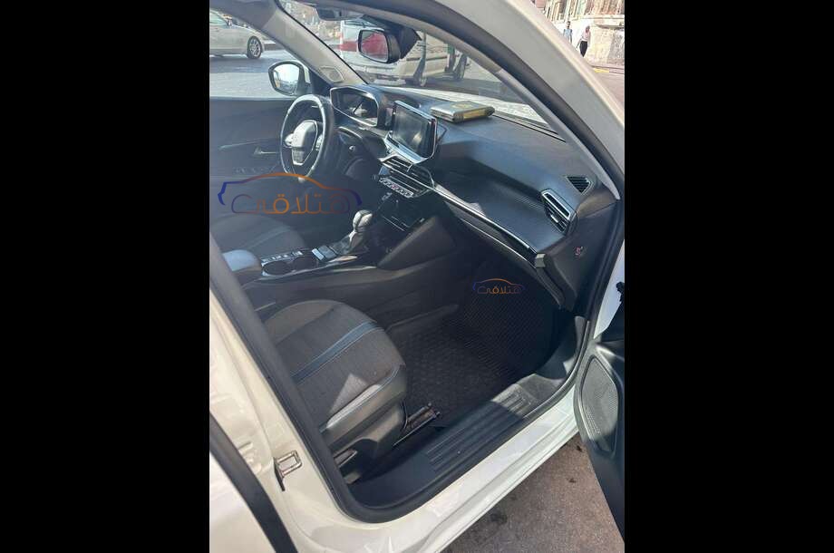 2008 Peugeot أبيض