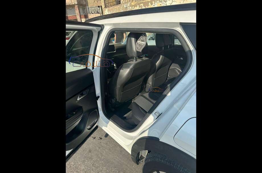 2008 Peugeot أبيض