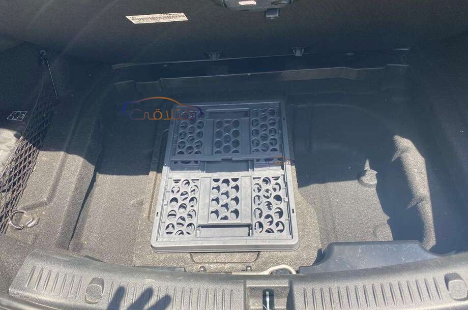 E 200 Mercedes فضي