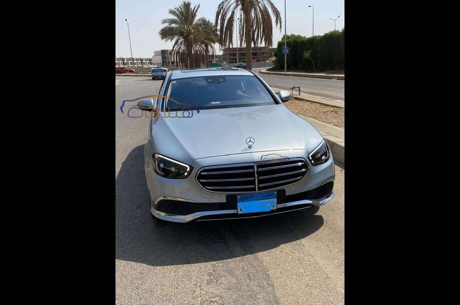 E 200 Mercedes فضي
