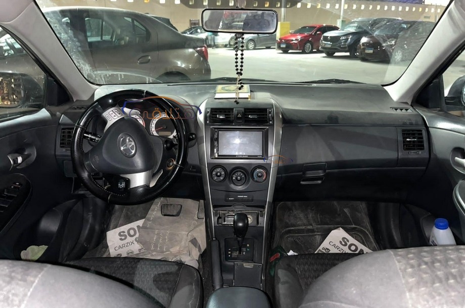 Corolla Toyota فضي