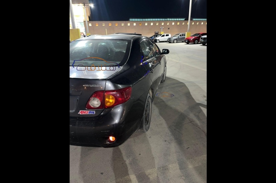 Corolla Toyota فضي